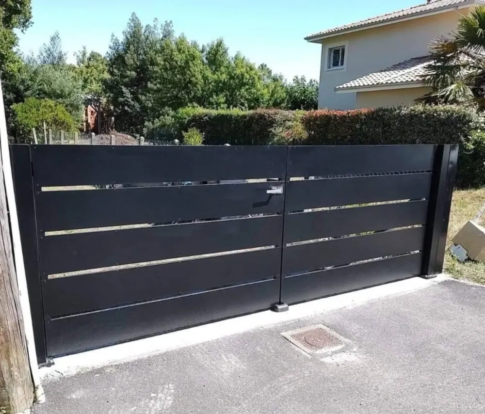 Trouver un métallier pour la fabrication et pose d'un portail en acier sur mesure à Arcachon (1webp