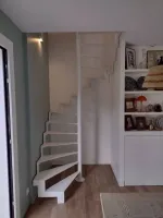 Fabrication et pose d'un escalier sur mesure hélicoïdal sur le bassin d'Arcachon (2webp