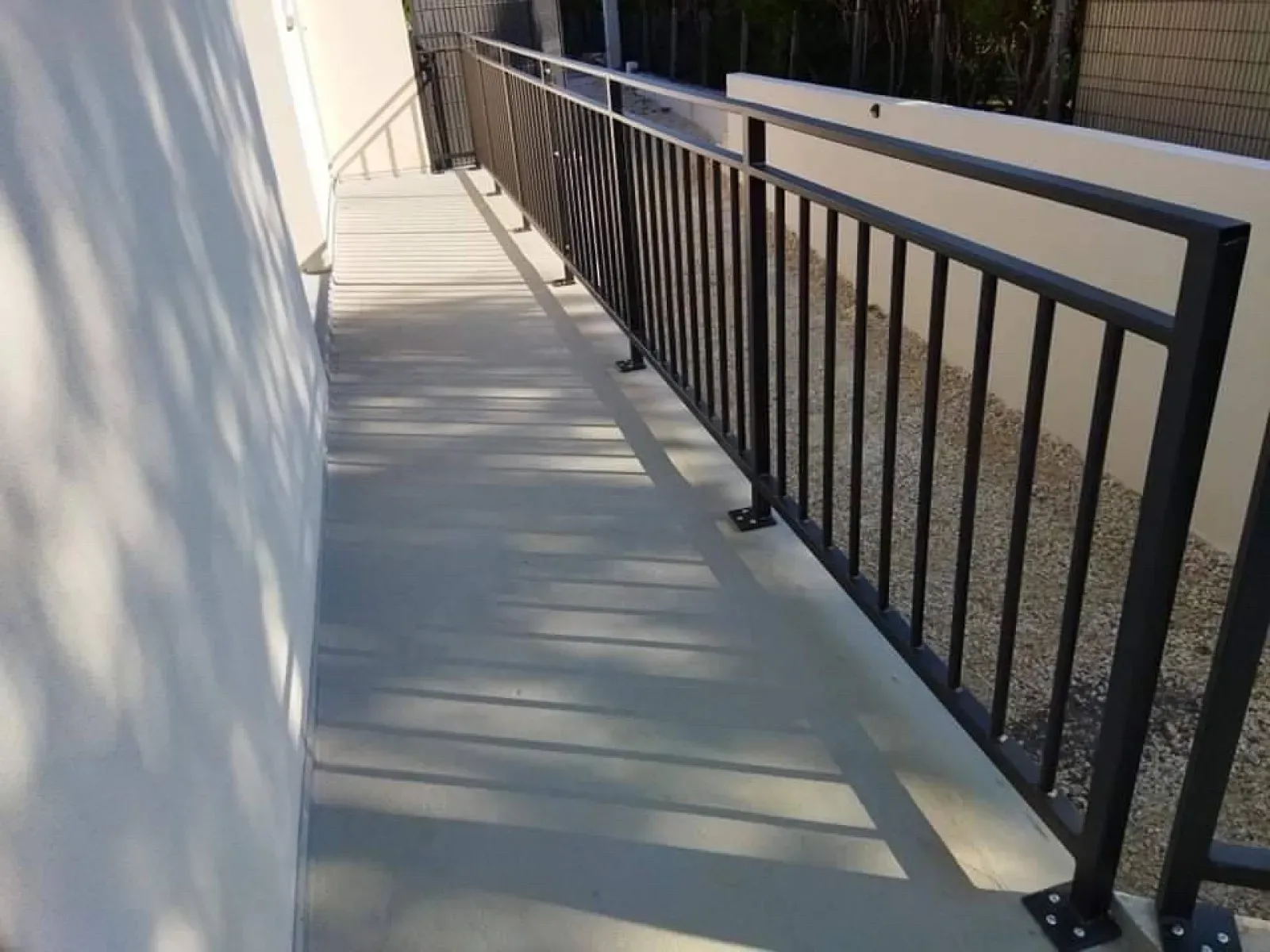 Trouver un professionnel pour la fabrication sur mesure de garde corps en acier sur La Teste de buch