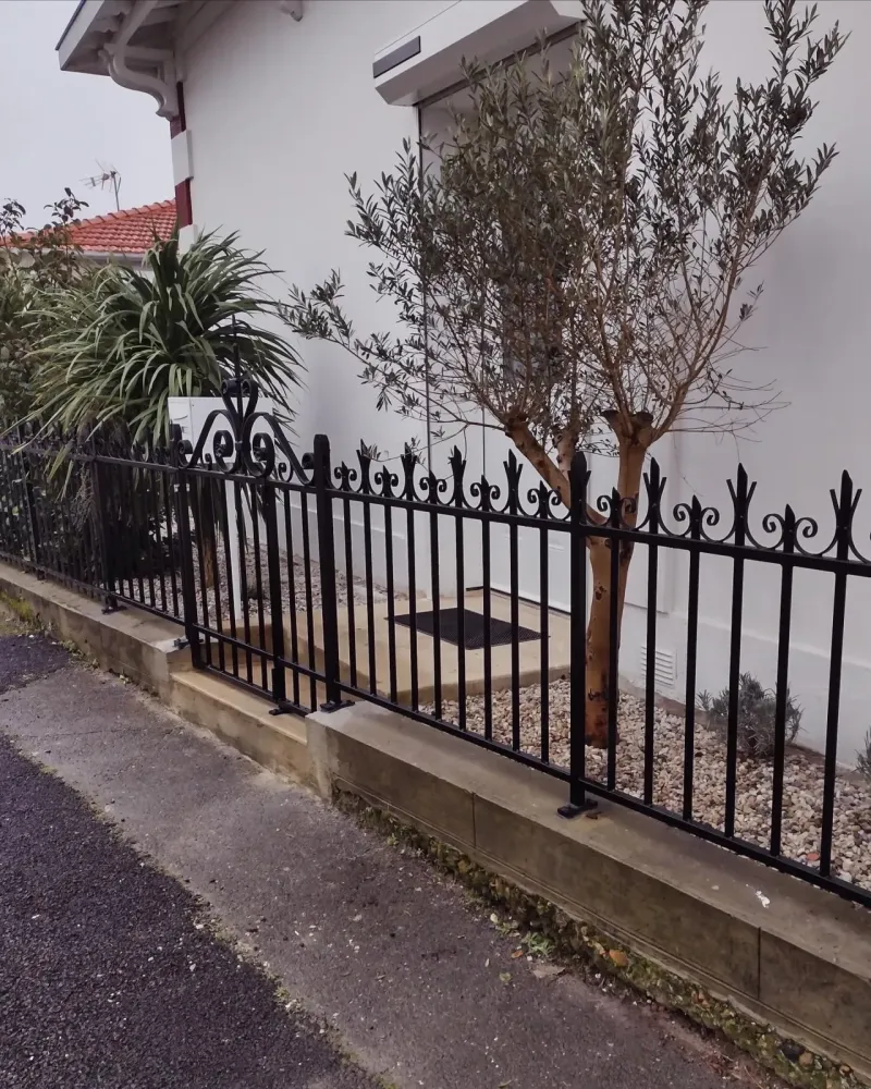 Conception de grilles en acier avec volutes (1)