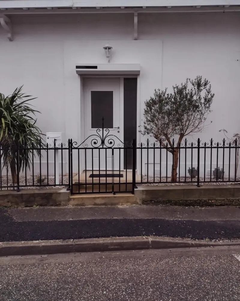 Conception de grilles en acier avec volutes ( (3)