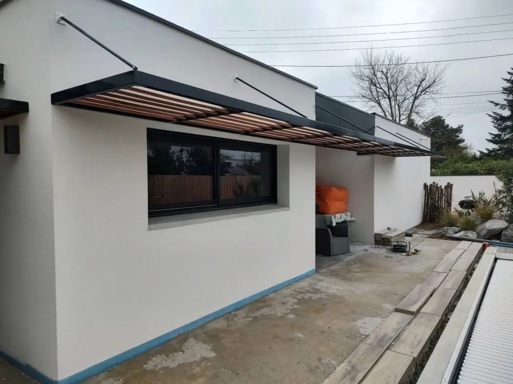 Fabrication sur mesure de Brise soleil acier (2)